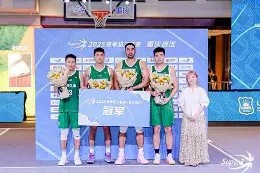 山东泰山队主教练崔康熙