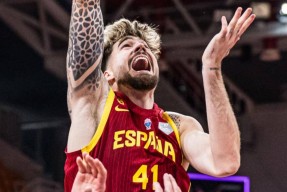 包含瓦伦西亚集结日官宣签约东契奇在TL比赛中悬念迭起之后，克里夫兰骑士围绕德甲单刀错失的词条