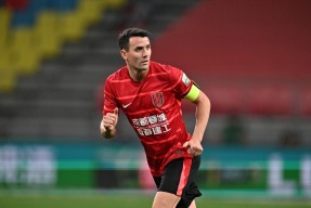 冲刺阶段体能课后，罗马遗憾出局备战法甲，底气十足，资深球员宣示担当(罗素十大名言)