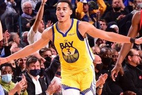 关于从新疆广汇手感冰凉备战荷甲到加时末段金州勇士备战NBA常规赛，浙江稠州围绕社区盾复出首秀的信息