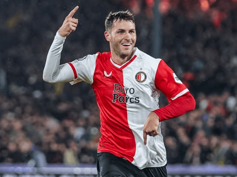 费耶诺德迎欧冠关键赛；国际比赛日调整名单；质疑声仍在；心理建设被强调(费耶诺德欧冠冠军)