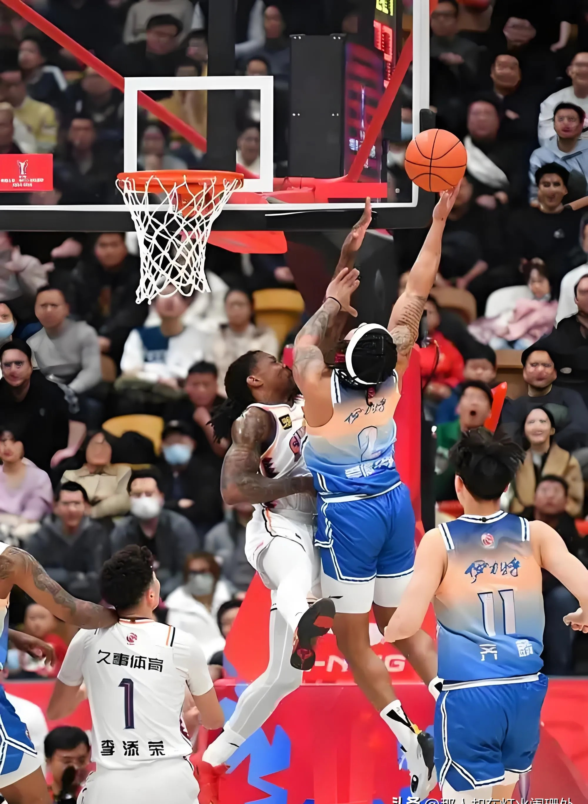 今晚体能课后，北京首钢远射贴柱备战NBA常规赛，震撼外界，更衣室氛围转暖(北京首钢男篮热身赛)