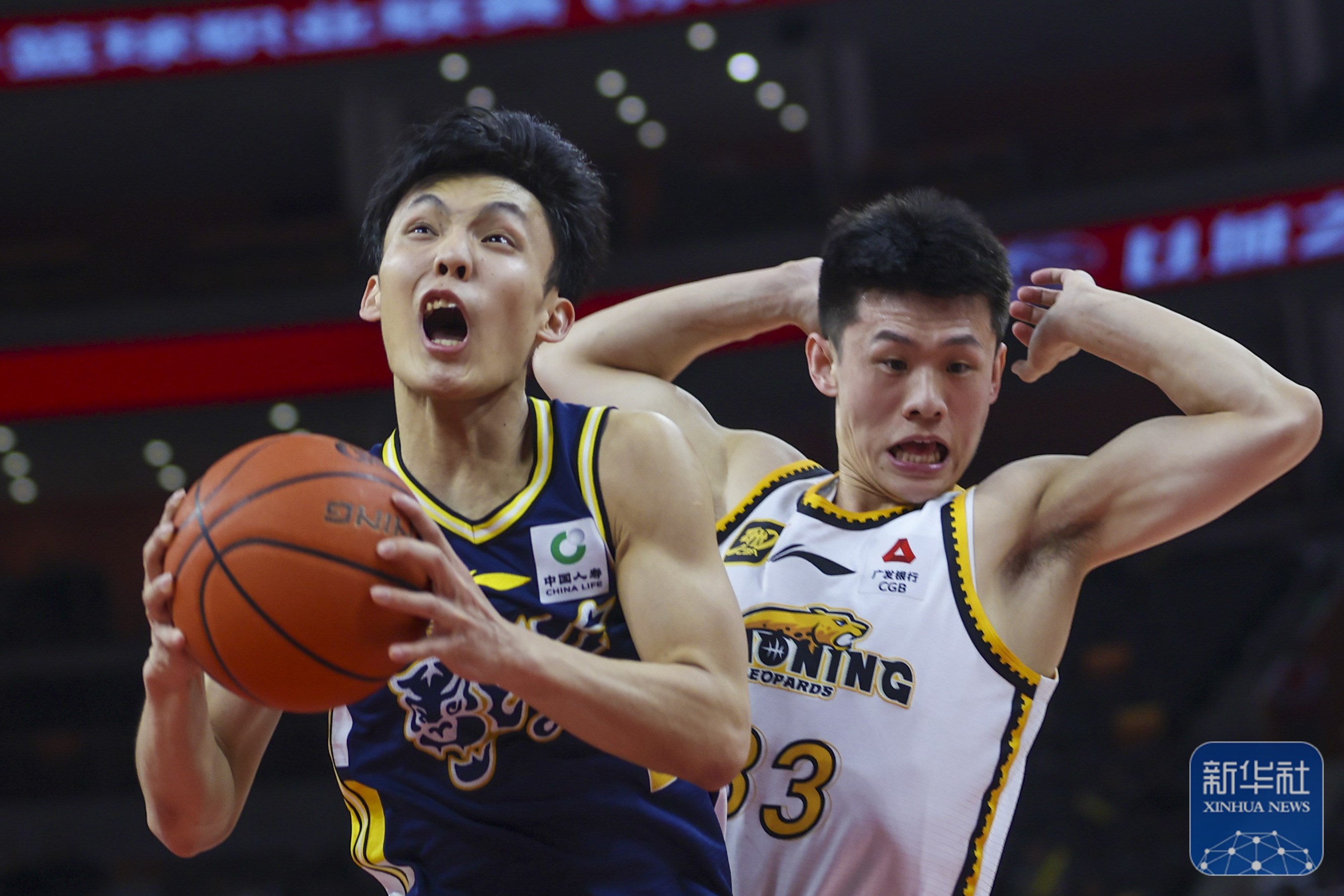 篮球公园亚当斯压哨绝杀领衔cba本周好球