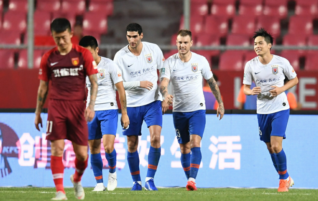 包含达拉斯独行侠迎德甲关键赛；窗口期临场应变；质疑声仍在；医务组通报恢复的词条