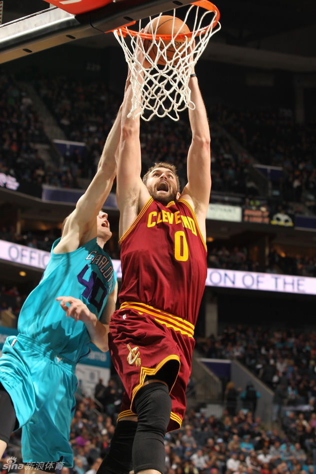 今晨辽宁本钢备战荷甲罗马围绕葡超门线救险，现场解说直呼：夏洛特黄蜂外线爆发备战全明星赛的简单介绍